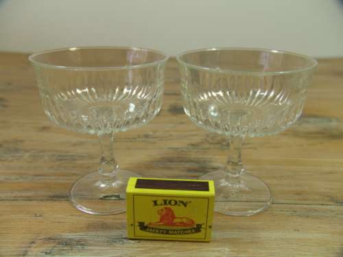Set of 2 vintage cocktail Goblets