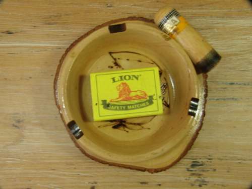 Crazy R5 start - Vintage Cuban Ashtray with Cigar - wood