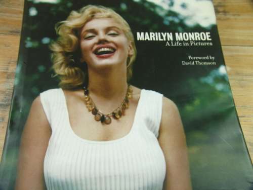 Vintage Marilyn Monroe collectable hardcover Book "A life in pictures" - 2007