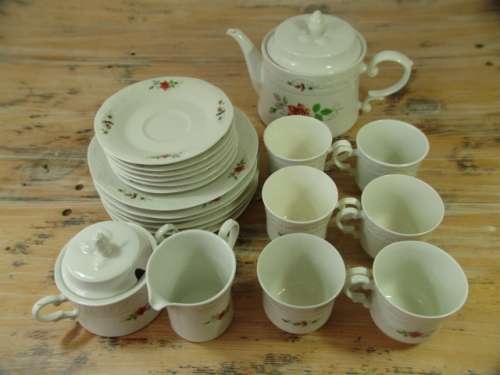 Vintage Huguenot Royale porcelain Tea Set -, 21 Piece, serves 6