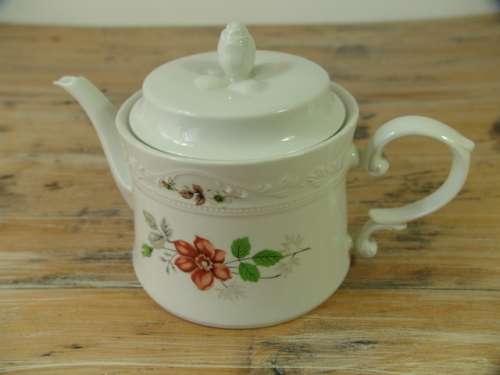 Vintage Huguenot Royale porcelain Tea Set -, 21 Piece, serves 6