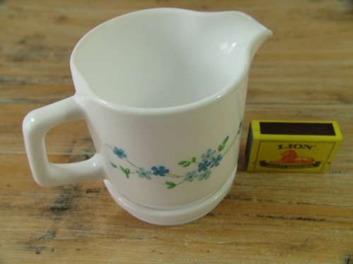 Vintage Arcopal Milk glass Dinner set - France, 25 pieces