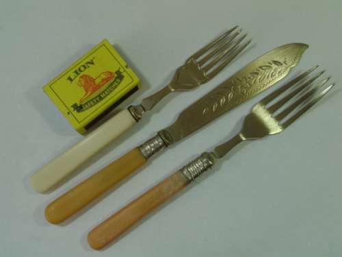 Vintage well aged EPNS cutlery items with bone handles - perfect for arts and crafts project