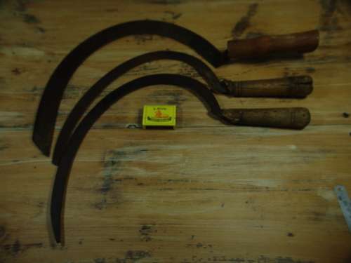 Lot of 3 old Sickles with a lot of character, perfect for decoration or wall piece - well used