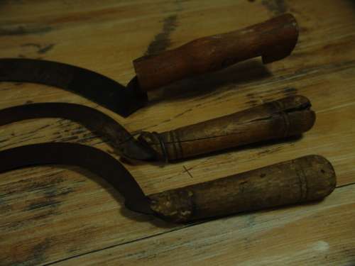 Lot of 3 old Sickles with a lot of character, perfect for decoration or wall piece - well used
