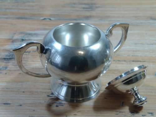 Vintage set of 2 EPNS Sugar bowl and Creamer