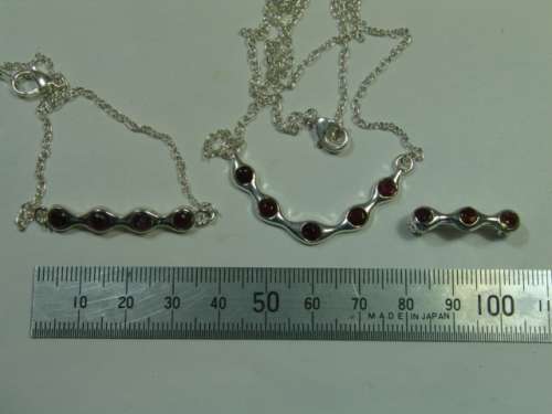 Vintage silver tone Necklace with Pendant, Bracelet and Brooch Set.  - red polished stones