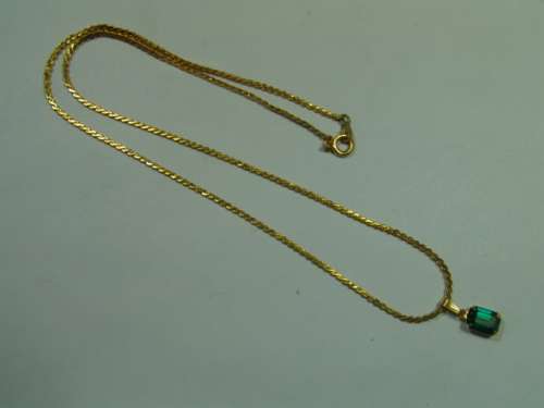 Vintage gold tone rope Necklace with green stone Pendant