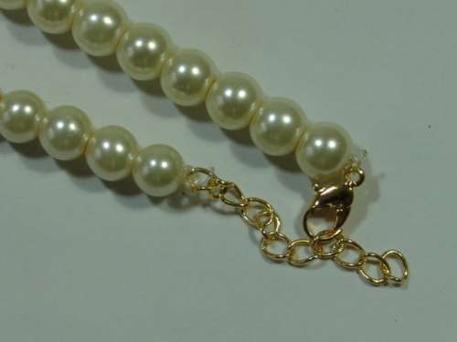 Vintage pearl bead Necklace with gold tone Pendant and red stone