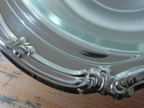 Large silverplated footed Serving Dish with glass bowl inner and silverplated lid, EPNS, 26cm diam
