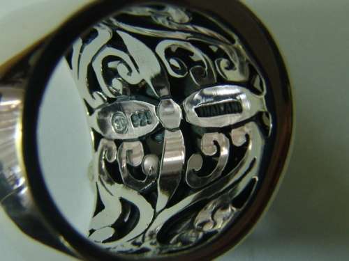 Heavy 929 Sterling silver ornate design Ring. 11,4 grams