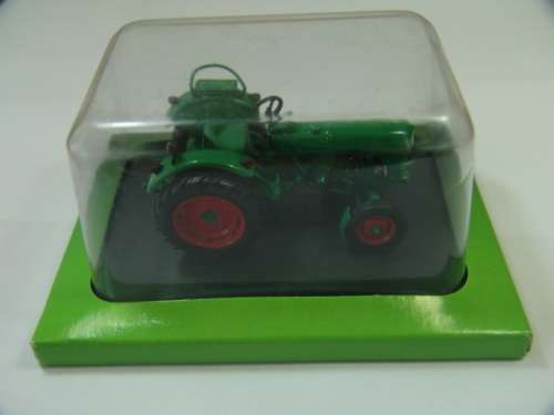 Collectable die cast model Tractor, Hachette, Deutz 3005, 1967, scale 1:43, mint condition