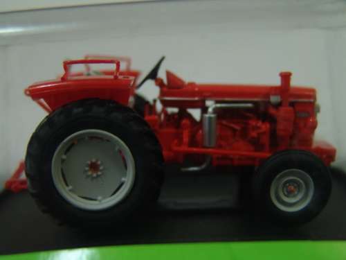 Collectable die cast model Tractor, Hachette, Renault Super 6D, 1966, scale 1:43, mint condition