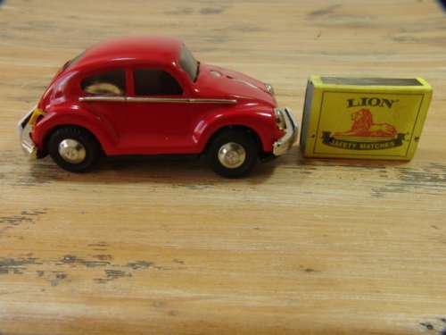 Voiture VW Beetle Sedan MF146 Tin model car, scale 1:33, friction powered, original box, 1960's