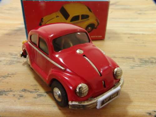 Voiture VW Beetle Sedan MF146 Tin model car, scale 1:33, friction powered, original box, 1960's