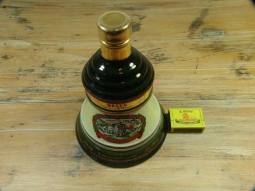 Wade porcelain, Bells Chistmas 1996 Decanter