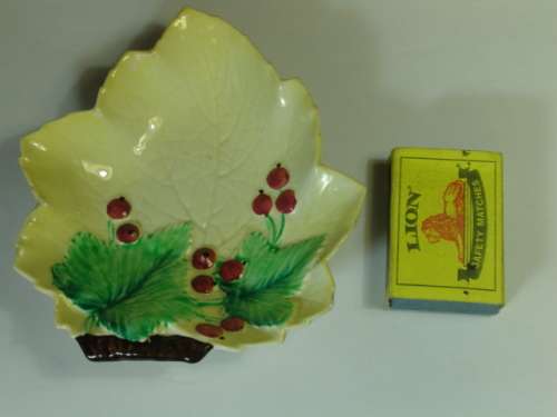 Small Carlton Ware snack dish, Australian design, 3 available