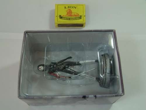 DC Comics Chess collection action figurine, Katana, collectable Super hero character