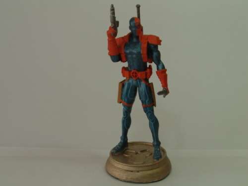 DC Comics Chess collection action figurine, Deathstroke, collectable Super hero character