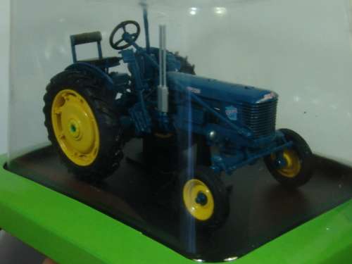 Collectable die cast model Tractor, Hachette, Sift H30, 1954, scale 1:43, mint condition