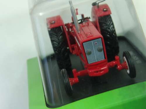 Collectable die cast model Tractor, Hachette, IH 624, 1968, scale 1:43, mint condition