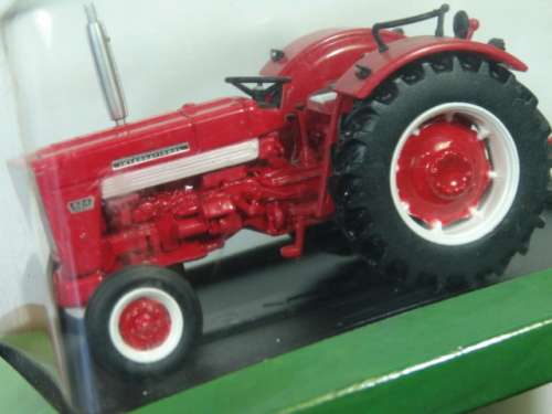 Collectable die cast model Tractor, Hachette, IH 624, 1968, scale 1:43, mint condition