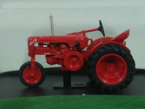 Collectable die cast model Tractor, Hachette, OTO C 18 R3, 1953, scale 1:43, mint condition