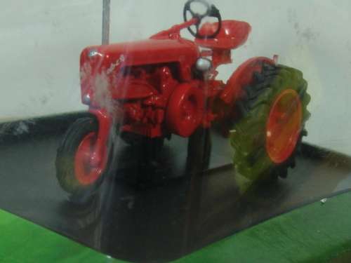 Collectable die cast model Tractor, Hachette, OTO C 18 R3, 1953, scale 1:43, mint condition