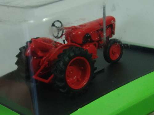 Collectable die cast model Tractor, Hachette, OTO C 18 R3, 1953, scale 1:43, mint condition