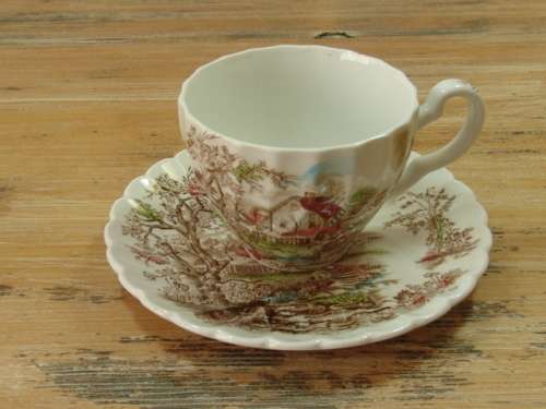 Johnson Bros "Spring" , 12 piece porcelain Teaset, made in England, serves 4