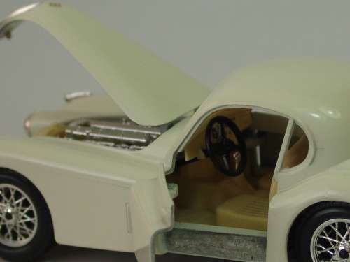 Collectable die cast scale model Car, Bburago, 1948 Jaguar XK 120 in original box, 1:24, Italy 1983B