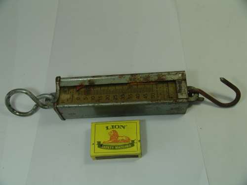 Hanson vintage spring hanging Scale No.3, metal and brass, 50 LBS, no.894, USA, 14cm