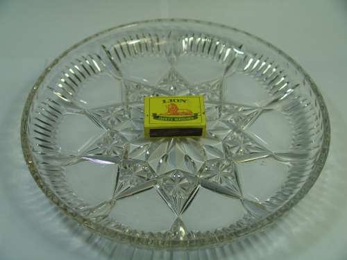 Vintage clear pressed glass serving Dish - 25cm diam