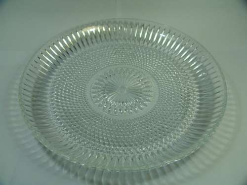 Beautiful vintage round clear pressed glass serving Dish - 28cm diameter
