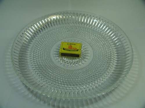Beautiful vintage round clear pressed glass serving Dish - 28cm diameter