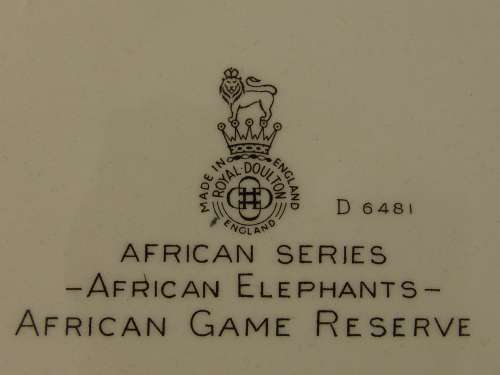 Royal Doulton, African series display plate, Elephants, D6481, 26cm diameter