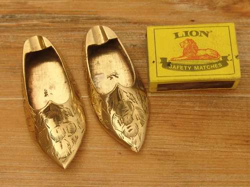 Set of two solid brass Shoe ornaments - 8cm long