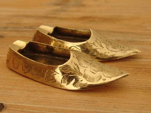 Set of two solid brass Shoe ornaments - 8cm long
