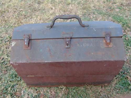 Vintage steel Toolbox with multiple storage compartments. 26cm x 46cm x 31cm