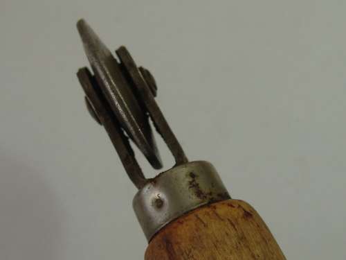 Vintage leatherworking Tool, Hoggson brand, USA, with wooden handle and roller bearing - 19cm