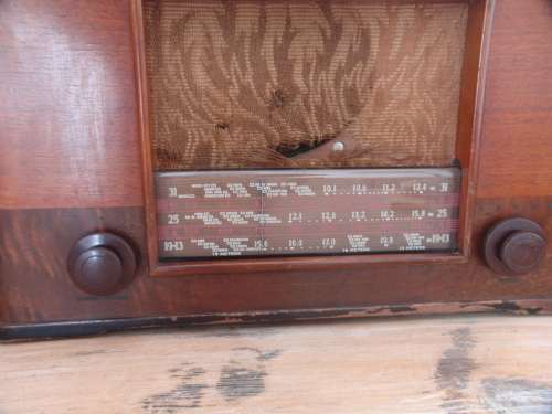 Antique, early 1950's Century Valve Radio, USA, Wood construction - Working