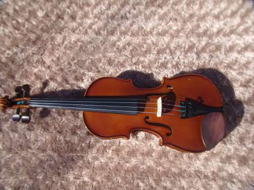 Vintage Stentor student 1 Violin with bow and in original carry case - excellent working condition