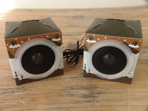 KFC, The box that Rocks, pair of box shaped speakers, working, mint in box