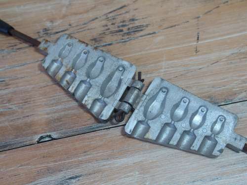 Vintage Ajax lead melting mould for fishing sinkers, size 1cm to 4cm