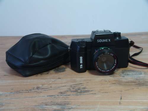 Vintage Sounex YN9000 Camera with pouch - working