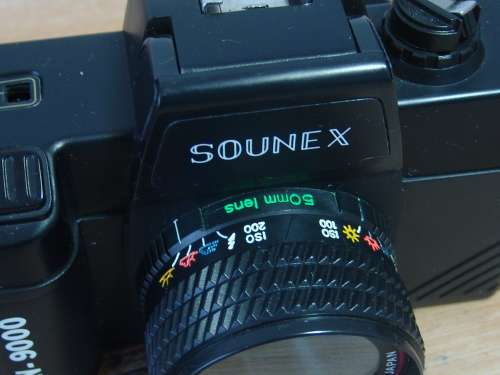 Vintage Sounex YN9000 Camera with pouch - working