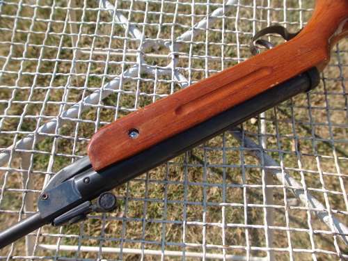 Vintage air Rifle, Pellet gun, 1m long - working