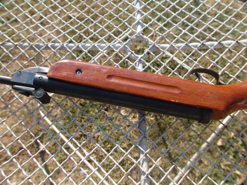 Vintage air Rifle, Pellet gun, 1m long - working