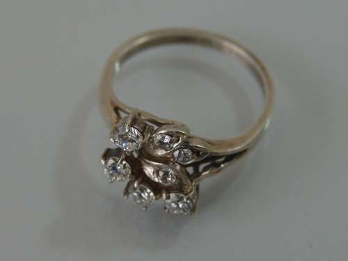 Vintage silver ring set with diamantes in a flower pattern