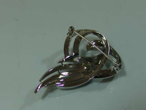 Vintage Marquisite Brooch, stamped with no 16185, 6cm x 4cm